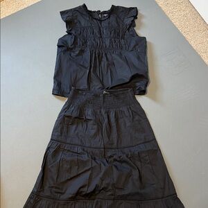 Rails 2 pieces - Filomena Black Ruffled Blouse and Idina Black Midi skirt